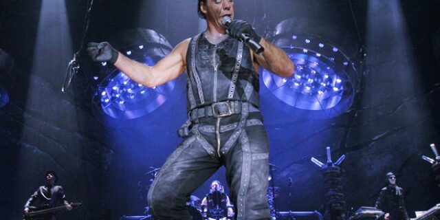 Till Lindemann: Ο τραγουδιστής των “Rammstein” κατηγορείται για σεξουαλικές επιθέσεις