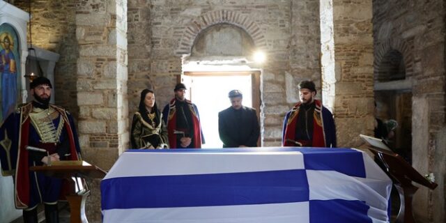 Γιάννης Μαρκόπουλος: Σε λαϊκό προσκύνημα η σορός του – Το απόγευμα η κηδεία του