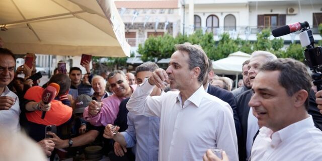 Μητσοτάκης στο Tik Tok: “Μέχρι τις 12 το μεσημέρι είχα γίνει ντίρλα από τις ρακές”