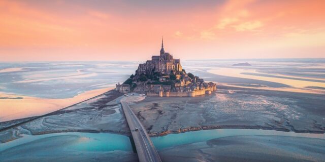 Mont-Saint-Michel: 1.000 χρόνια από την ανέγερση του διάσημου αξιοθέατου της Γαλλίας