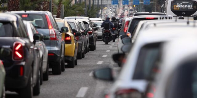 Κίνηση στους δρόμους: Προβλήματα σε κέντρο και Αττική Οδό – LIVE ΧΑΡΤΗΣ