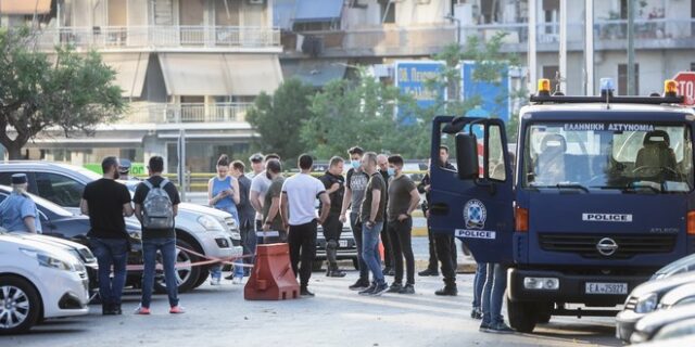 Νέος Κόσμος: Εντοπίστηκε κλεμμένο αυτοκίνητο με βαρύ οπλισμό