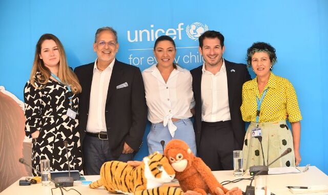 UNICEF: Έλενα Παπαρίζου και Γιώργος Περρής μαζί για την προώθηση της Αναδοχής στην Ελλάδα