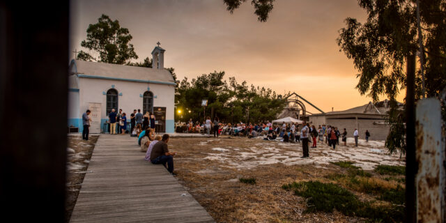 Ηλίας Κουνέλλας: “Να μην φιλοσοφήσουμε, αλλά να πάθουμε χρόνο”