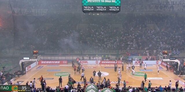 Διακοπή στο Παναθηναϊκός – Ολυμπιακός λόγω ρίψης αντικειμένων