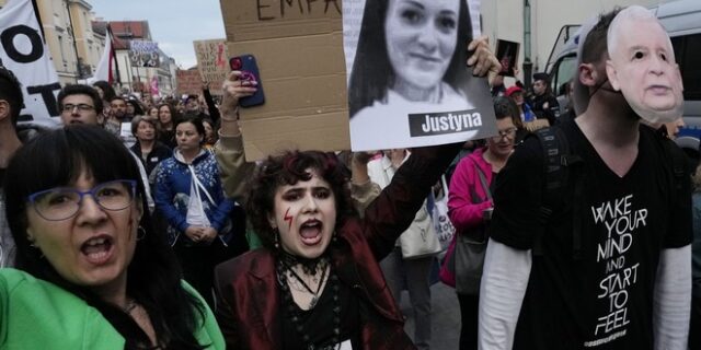 Πολωνία: Χιλιάδες στους δρόμους για την έγκυο που πέθανε επειδή δεν ενημερώθηκε ότι θα την έσωζε η άμβλωση