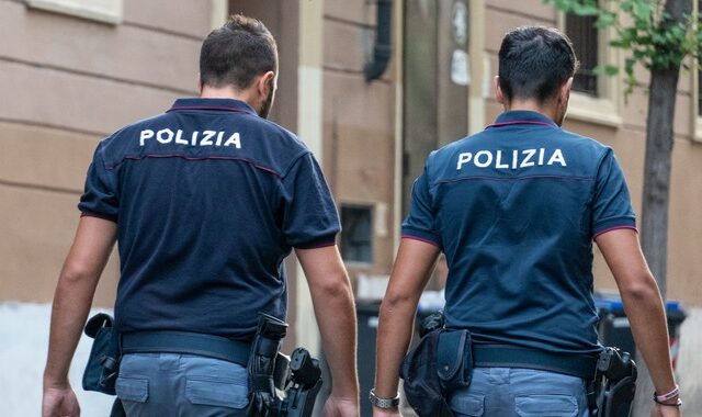 Ιταλία: Συνελήφθησαν πέντε αστυνομικοί για βασανιστήρια σε βάρος πολιτών