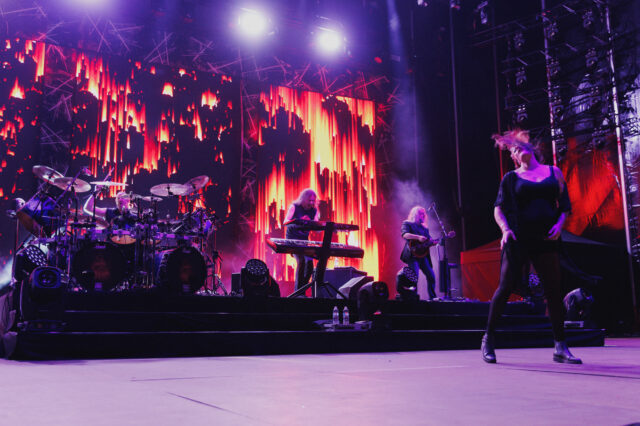 Είδαμε τους Nightwish που άνοιξαν το Release – Η έγκυος Floor Jansen σάρωσε με εντυπωσιακό headbanging