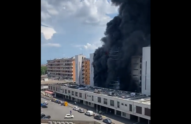 Ιταλία: Ένας νεκρός και 12 τραυματίες μετά από έκρηξη και φωτιά σε κτίριο στη Ρώμη