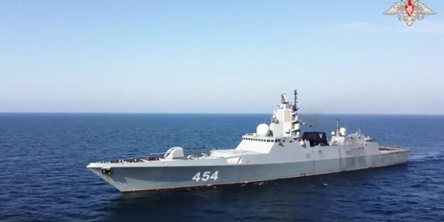 Η Μόσχα αναφέρει ότι απέκρουσε ουκρανική επίθεση σε ρωσικό πλοίο στη Μαύρη Θάλασσα