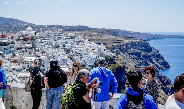 Πέντε μόλις Περιφέρειες της Ελλάδας από τις 13 εισέπραξαν το 90% των εσόδων από τον τουρισμό