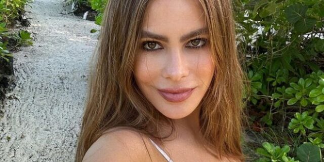 Sofia Vergara: Ποζάρει με “καυτό” μπικίνι και “λιώνει” το Instagram