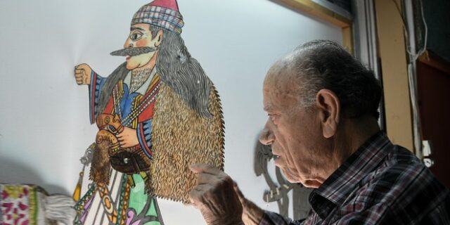 Πέθανε ο γνωστός καραγκιοζοπαίχτης Θανάσης Σπυρόπουλος