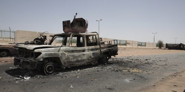 Πόλεμος στο Σουδάν: Ο στρατός διακόπτει τις διαπραγματεύσεις και βγάζει το βαρύ πυροβολικό