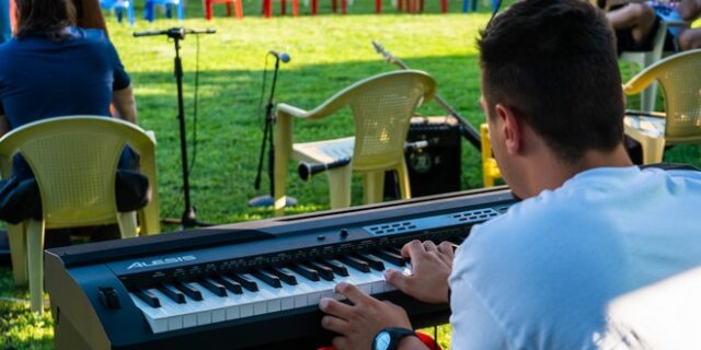 Βρεθήκαμε σε μια σπάνια συναυλία στις φυλακές Κορυδαλλού