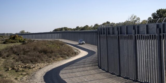 Σουφλί: 8 μετανάστες βρέθηκαν σε κρύπτη φορτηγού