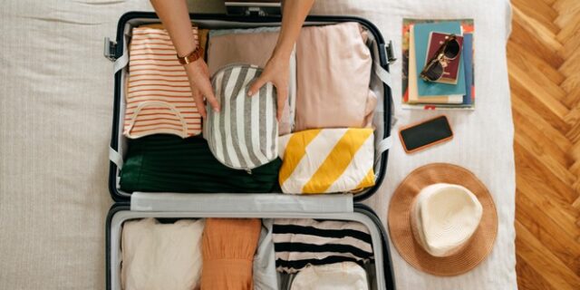 Έξυπνα packing hacks για να γλιτώσετε χώρο στις αποσκευές σας