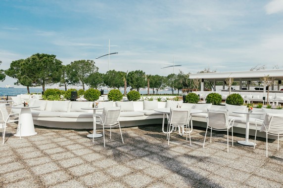 Στο Avenue   – Modern Cuisine στη Θεσσαλονίκη, συναντιούνται γαστρονομία και μουσική