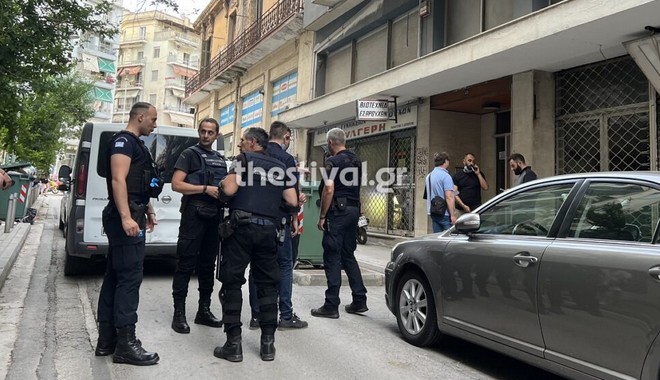 Θεσσαλονίκη: Άνδρας βρέθηκε νεκρός σε δώμα πολυκατοικίας με τραύμα από μαχαίρι