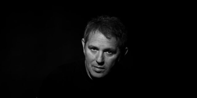 Παύλος Παυλίδης & Hotel Alaska: 7 τραγούδια που θα ακούσουμε στο μεγάλο του live στην Τεχνόπολη