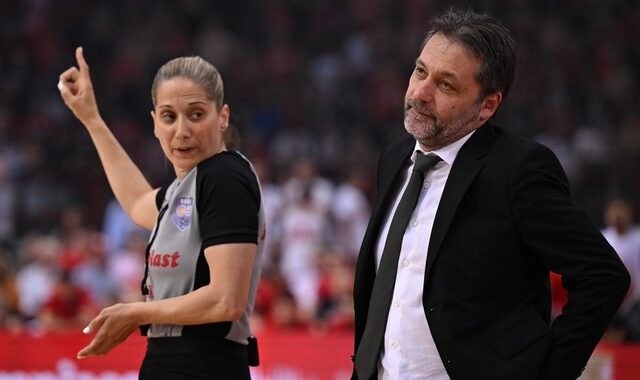 ΚΑΕ Παναθηναϊκός: “Τρίτο φετινό παιχνίδι με τον Ολυμπιακό που κρίνεται από διαιτητικά εγκλήματα, απαιτούμε ισονομία”