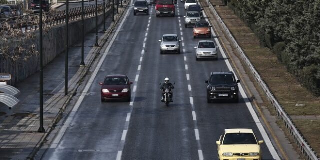 Τροχαίο με παράσυρση ηλικιωμένης στη λεωφόρο Βουλιαγμένης