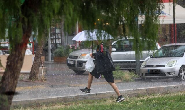 Κακοκαιρία: Καταιγίδες και κεραυνοί θα πλήξουν τη Θεσσαλία – Τι αναφέρει το έκτακτο δελτίο της ΕΜΥ