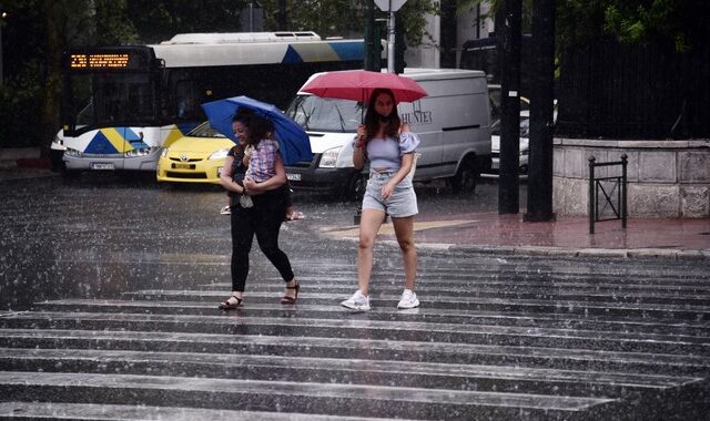 Καιρός Αθήνα: Άστατος με βροχές και καταιγίδες