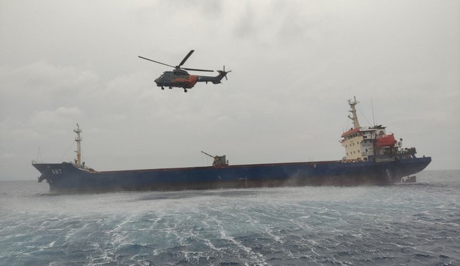 Χίος: Αρνήθηκε την ελληνική βοήθεια το ένα από τα δύο πλοία που συγκρούστηκαν – Βίντεο