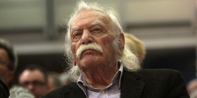 Μανώλης Γλέζος