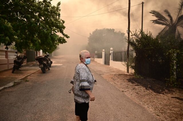 Στις στάχτες η Νέα Ζωή και το Λουτράκι – Συγκλονιστικές εικόνες από τη φωτιά