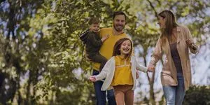 Τα παιδιά και τα βρέφη ταξιδεύουν ΔΩΡΕΑΝ & η υπόλοιπη οικογένεια έως -30%!