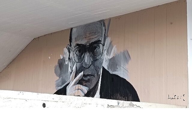 Γιώργος Κόφτης στο NEWS 24/7: “Επιστροφή στο σκοτάδι” η επιλογή του ΑΠΘ να σβήσει το γκράφιτι του Αγγελόπουλου