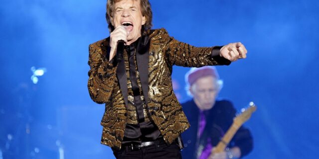 Ο Mick Jagger έκλεισε τα 80 και το Internet υποκλίνεται στο “κακό παιδί” της ροκ