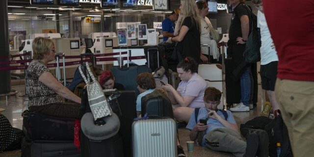 “Παραλύουν” τα αεροδρόμια στην Ιταλία – Χιλιάδες πτήσεις ακυρώθηκαν λόγω στάσης εργασίας