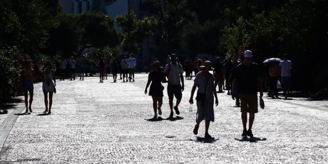 Καιρός Αθήνα: Αίθριος με τοπικές νεφώσεις το μεσημέρι