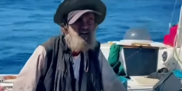 Αυστραλία: Ναυτικός επιβίωσε μαζί με τον σκύλο του για δύο μήνες στον Ειρηνικό