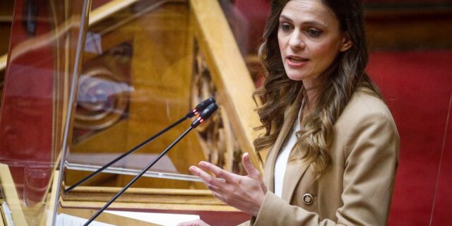 Αχτσιόγλου: Προκλητικό ο κ. Μητσοτάκης να επικαλείται ως άλλοθι την κλιματική κρίση