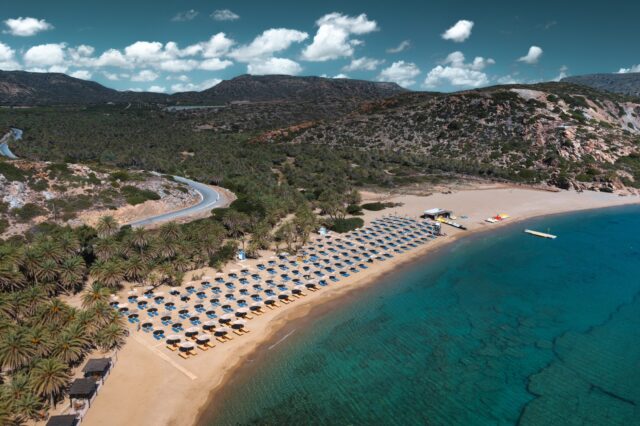 Γιατί στην Ελλάδα πληρώνουμε για τις παραλίες που μας ανήκουν