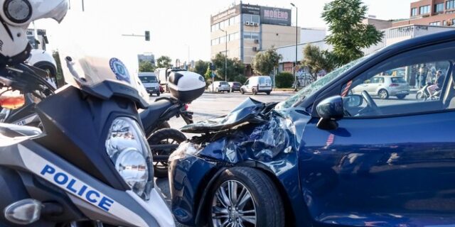 Ιερά Οδός: ΙΧ συγκρούστηκε με τρένο – Ένας τραυματίας