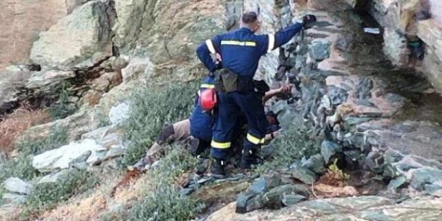 Κρήτη: Επιχείρηση διάσωσης άνδρα που έπεσε από ύψος πάνω σε βράχια – Εκτελούσε εργασίες σε ξενοδοχείο