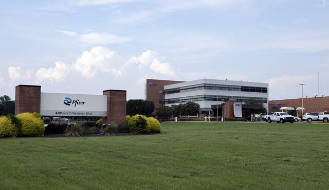 ΗΠΑ: Εργοστάσιο της Pfizer “χτυπήθηκε” από ανεμοστρόβιλο – Υπέστη σοβαρές ζημιές