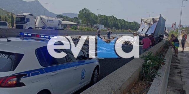 Τροχαίο με νταλίκες στην Εθνική Οδό Αθηνών – Λαμίας: Γέμισε χλωρίνες ο δρόμος