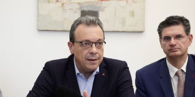 Υποκριτική στάση της ΝΔ για τους απόδημους, εκτιμά ο ΣΥΡΙΖΑ