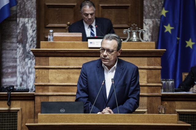 Φάμελλος: Κυβερνητική υποκρισία για τους απόδημους