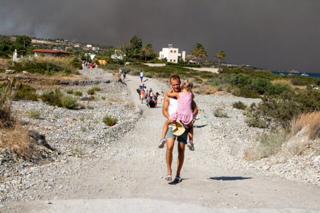 Καταστροφικές Πυρκαγιές στη Ρόδο: Αποκαλυπτική ανάλυση για τον τουριστικό τομέα