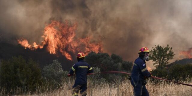 Φωτιά στον Κουβαρά – Εκπρόσωπος Τύπου ΠΣ: Συνολικά 4 προειδοποιητικά μηνύματα μέσω του 112