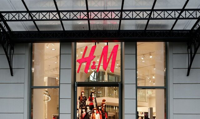 Αύξηση τζίρου και επιστροφή στα κέρδη για την H&M στην Ελλάδα
