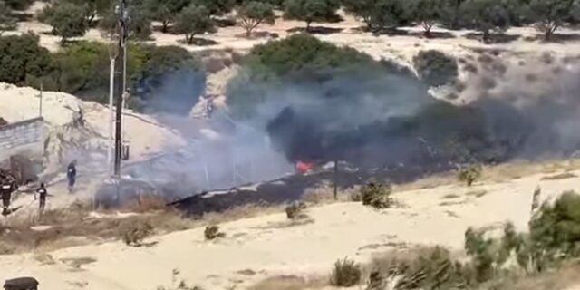 Κρήτη: Φωτιά και στην Ιεράπετρα κοντά σε πυρηνελαιουργείο – Πρόβλημα οι ισχυροί άνεμοι