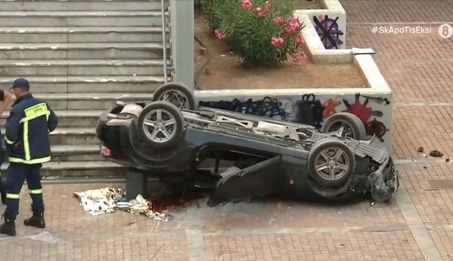 Νέο Ηράκλειο: Νεκρός οδηγός σε σοκαριστικό τροχαίο – Αναποδογύρισε το ΙΧ του και έπεσε στον σταθμό του ΗΣΑΠ